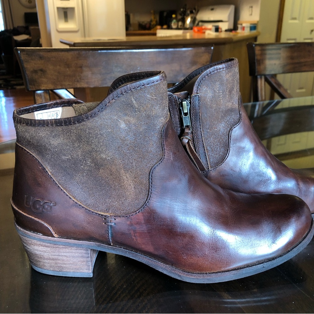 UGG Leather and Suede Penelope Ankle Boot in Chestnut. New** Size 10